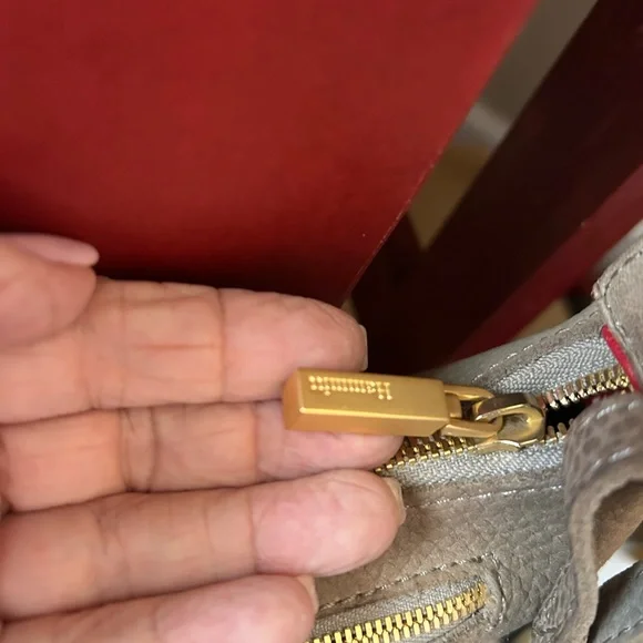 Hammitt🌺Beige Handbag and Wallet Set.
FIRM on price - Picture 4 of 11